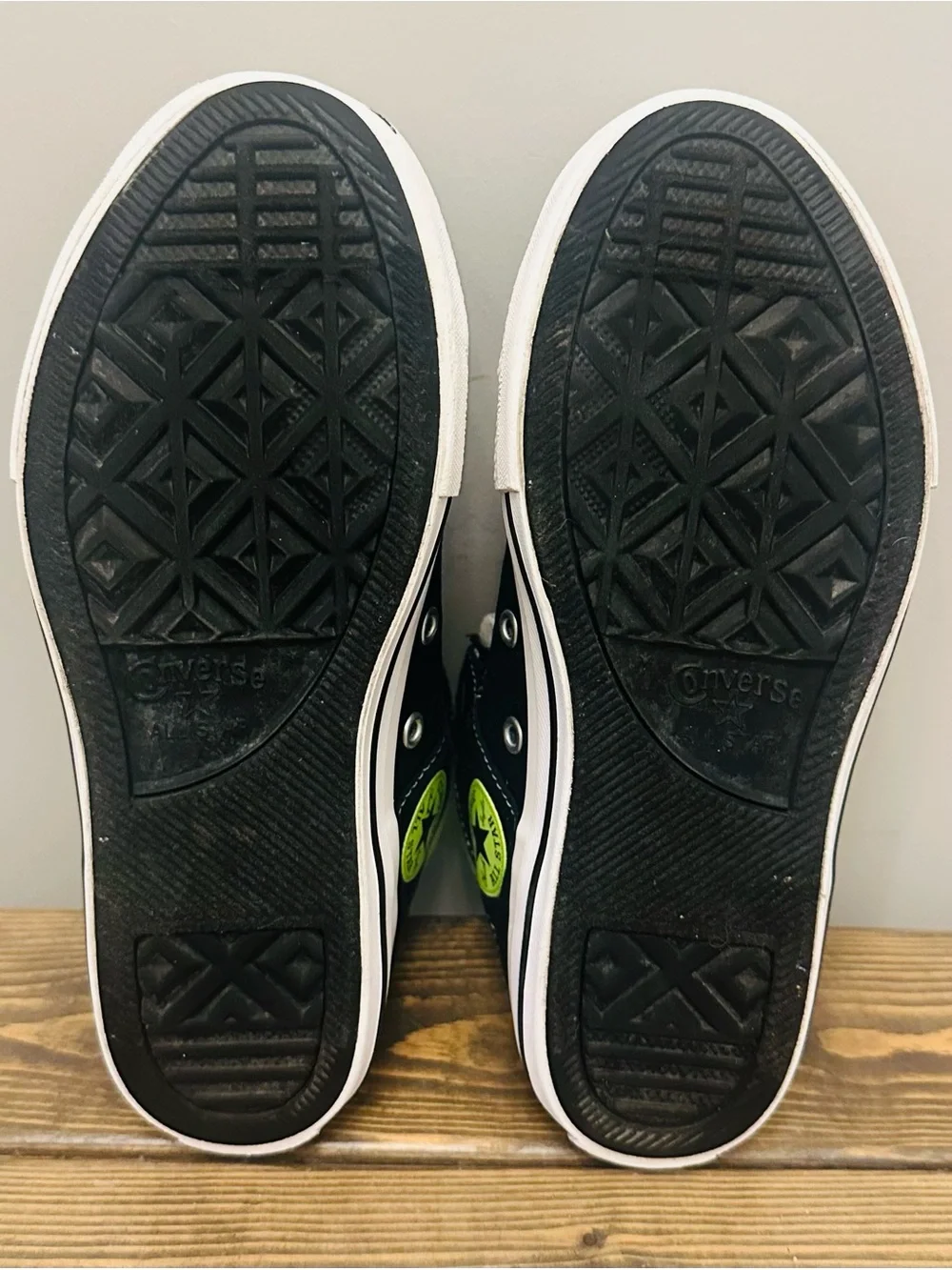 Converse All Star Chuck Taylor High Top Shoes Black/Slime Green Youth Size 2